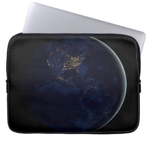 Fullt Earth på natten med City Ljus Amerika Laptop Fodral
