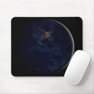 Fullt Earth på natten med City Ljus Amerika Musmatta
