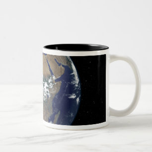 Fullt Earth Showing Afrika and Europe Två-Tonad Mugg