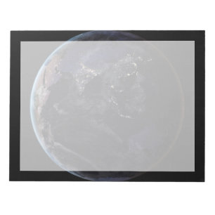 Fullt Earth som visar Asiens Ljus i Nattens stad. Anteckningsblock