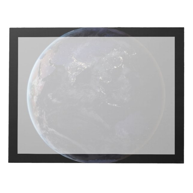 Fullt Earth som visar Asiens Ljus i Nattens stad. Anteckningsblock (Framsida)