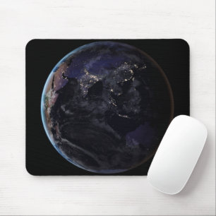 Fullt Earth som visar Asiens Ljus i Nattens stad. Musmatta