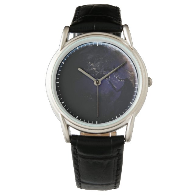 Fullt Earth som visar Ljus i Europa på natten. Armbandsur (Framsida)