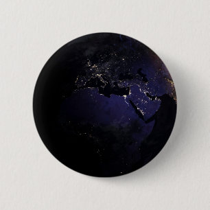 Fullt Earth som visar Ljus i Europa på natten. Knapp