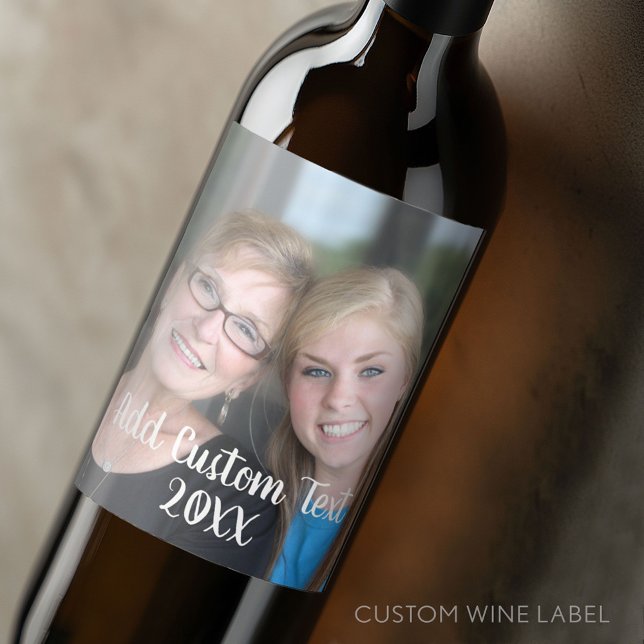 Fullt Fotolayout med modern vit text Vinflaska Etikett (Custom Wine Bottle Label - Personalize a Sticker for a fun gift or memento)