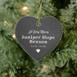Fullt-fotot för baby Memorial Chalkboard- Julgransprydnad Keramik<br><div class="desc">Ät din ädla baby med den här fotodesignen. Behålla en vacker påminnelse om ditt barn, eller ge detta som en helgdag till familj och vänner. Anpassa det här baby-fotominnesnamnet med ett eget namn, ett eget minnesmärke och ett eget år. Den här fotodesignen har både en bakgrund på ritytan och ett...</div>