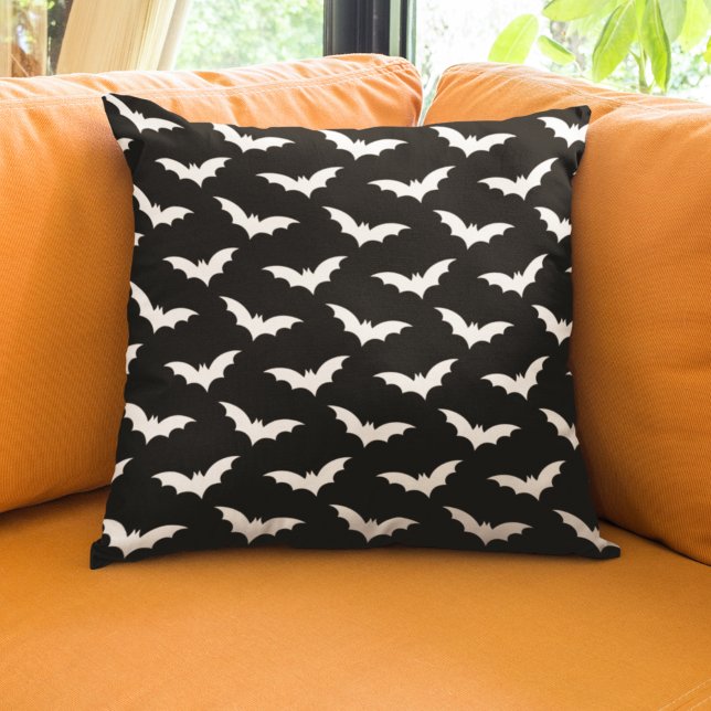 Fun Bat Pattern for Halloween Kudde (Skapare uppladdad)