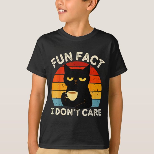 Fun Fact I Don't Care Funny Black Cat Saying Quote T Shirt (Framsida)
