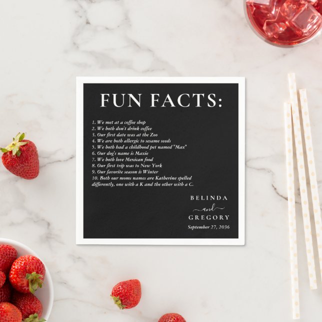 Fun Facts Wedding Cocktail Text Black White Pappersservett (Insitu)