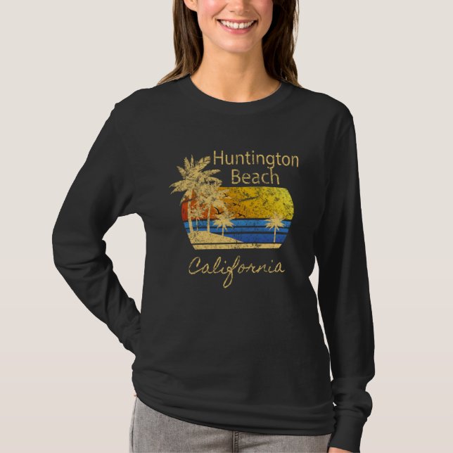 Fun Huntington Beach CA Beach  Graphic T Shirt (Framsida)