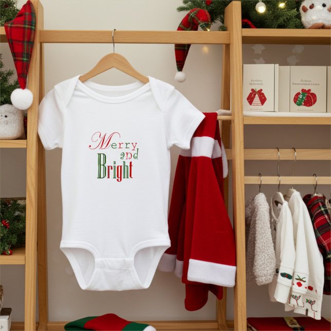Fun Red and Green Merry and Bright First Christmas T Shirt (Skapare uppladdad)