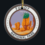 Fundy National Park Canada Vintage Badge Julgransprydnad Keramik<br><div class="desc">Fundy National Park-design. Parken visar upp ett hårt kusten som stiger upp till de kanadensiska högländerna,  de högsta vattendragen i världen och över 25 vattenfall.</div>