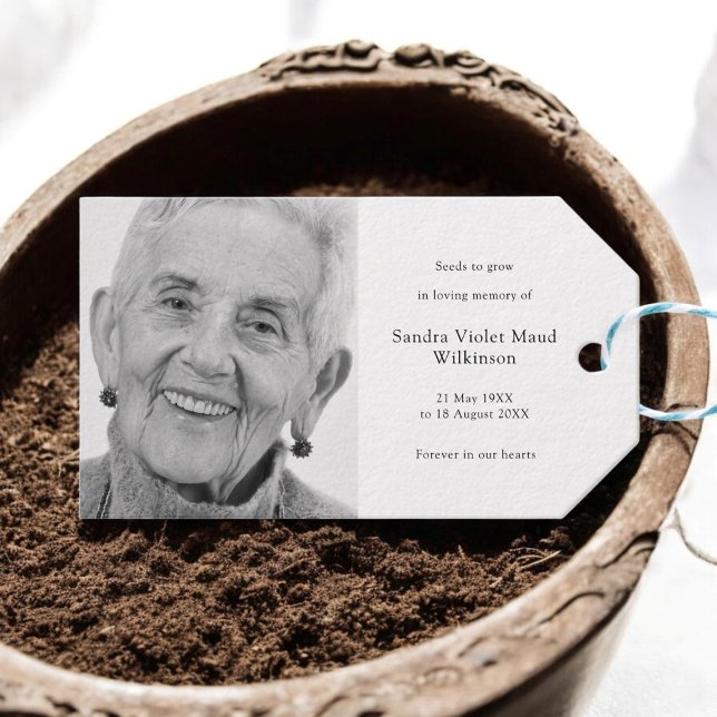 Funeral Favor Modern foto för emorial Seed Packet Presentetikett (modern black and white gift seed packet tag with a photo and text template )