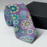 Funky Färgat Blommönster - Lila Slips<br><div class="desc">En roligt är ett dynamiskt blommönster i blåsor och lila.</div>