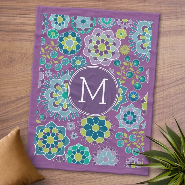 Funky Färgt Blommönster, ett monogram Fleecefilt (Personalized Fleece Blanket - Add Photos and Text or Customize completely in advanced design area)