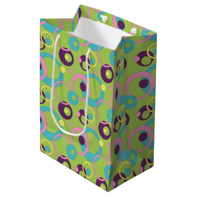 Funky Grönt Circles Gift-flagga (Framsidan Vinklad)