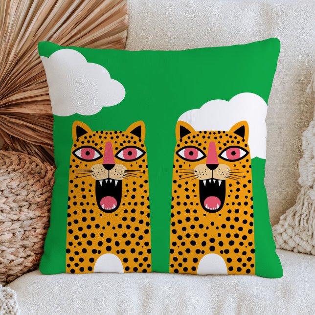 Funky Leoparder på Ljusgrön Maximalistisk Djur Kudde (Skapare uppladdad)