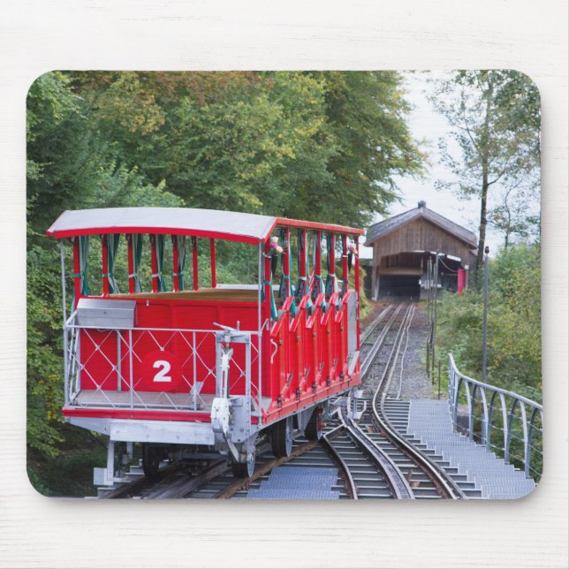 Funky Red Funicular Mousepad Musmatta (Framsidan)