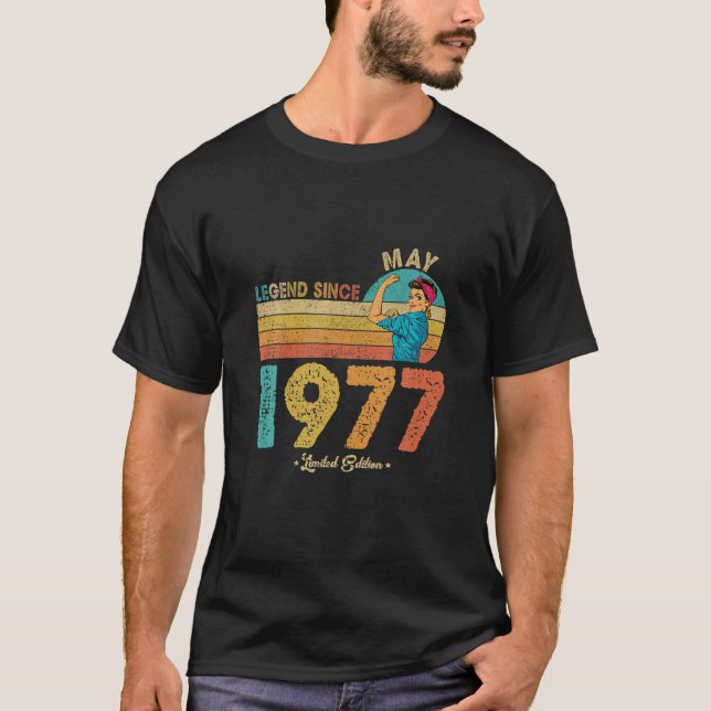 Funny 45Th Birthday May 1977 Legend Since 1977 45 T Shirt (Framsida)