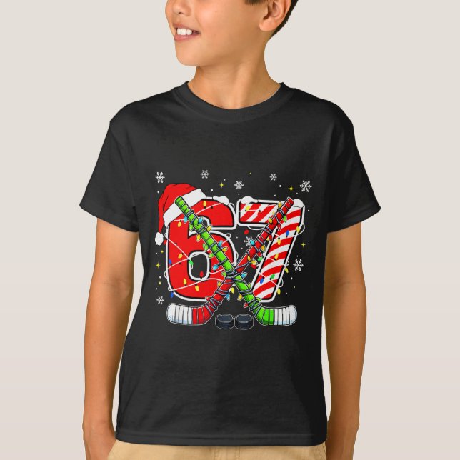 Funny 67 Santa Hat Candy Cane Ice Hockey Six Seven T Shirt (Framsida)