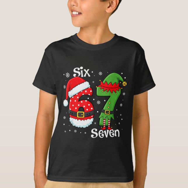 Funny 67 Six Seven Meme 6 7 Elf Santa Christmas Pa T Shirt (Framsida)