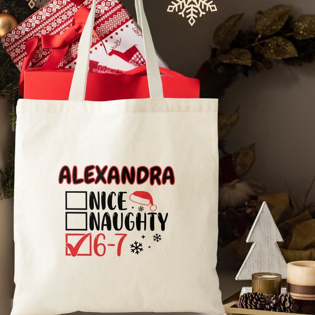 Funny 6-7 Christmas Checklist Custom Name Tygkasse (Skapare uppladdad)