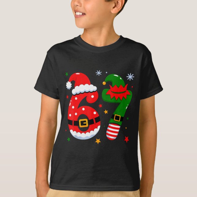 Funny 6 7 Six Seven Meme Christmas Santa Elf Coupl T Shirt (Framsida)