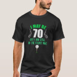 Funny 70th Golf Birthday 70 Year Old Birthday Golf<br><div class="desc">Lycklig 70-årsskjorta för manar, 70-årsskjorta för kvinnor i lycklig. Fantastisk golf boll och golf järn grafik med humor-skämt ord citerar födelsedagskläder. Underbar roligt golfing fläkt älskare, levande golffödelserbjudanden på 70 år. Perfekt unik 70-årig golffödelsedagskjorta för pappa mamma, make fru, morfar-mormor. Lönsam golfskjorta som är avsedd för den födelsedagsfesten ger dekoration...</div>