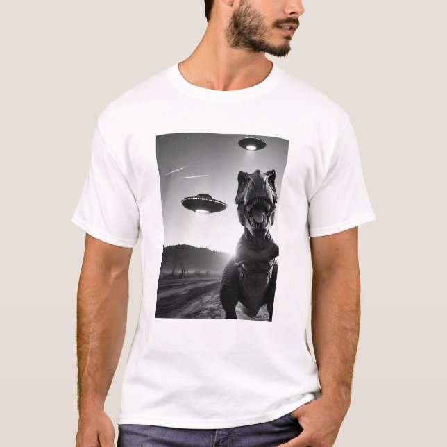Funny Alien Dinosaur UFO Dinosaur Selfie med UFO T Shirt (Framsida)