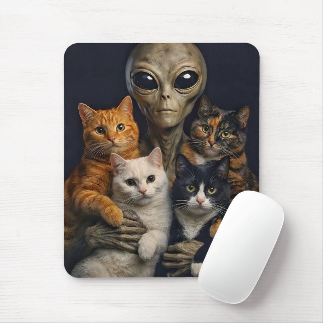 Funny Alien with Cats Renaissance Art Musmatta (Med mus)