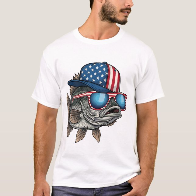 Funny American Big Fish Wearing Flag Cap Fishing T Shirt (Framsida)