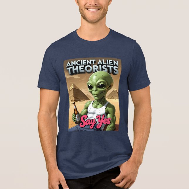 Funny Ancient Alien Beer Pyramid T Shirt (Framsida)