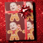 Funny Anpassningsbar Ansikte Photo Gingerbröd Jula Presentpapper<br><div class="desc">Lustigt Anpassningsbar Ansikte Photo Gingerbröd Julafton baby, , Byt ut ansiktet för detta Gingerbröd med ditt favoritfoto (se till att du får skörd så mycket till ansikte som möjligt och använda en app för att ta bort bakgrunden) och anpassa denna roliga Helgdag för julklappning Papper med din unge, make eller...</div>