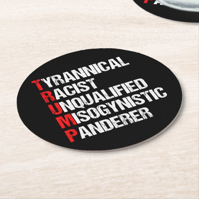 Funny antitrumpakronym Politiskt humor Underlägg Papper Rund (Vinklad)