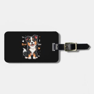 Funny Australian shepherd Mamma presenterar Aussie Bagagebricka