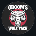 Funny Bachelor Party Groom's Wolfpack Bröllop Part Runt Klistermärke<br><div class="desc">Funny Bachelor Party Grooms Wolfpack Bröllopsfest Manar Gag 3</div>
