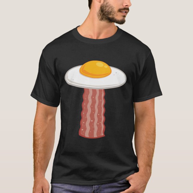 Funny Bacon Egg UFO Breakfast Food Alien Humor T Shirt (Framsida)