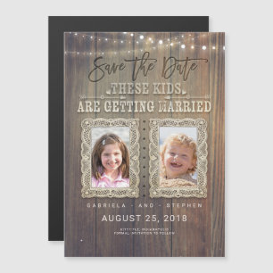 Funny barndomsbild Rustic Wood Spara datumet Magnetisk Inbjudningskort