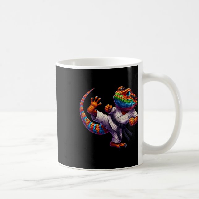 Funny Bearded Dragon High Kick Karate Samurai Ninj Kaffemugg (Höger)