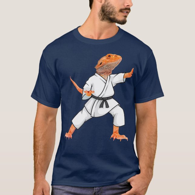 Funny Bearded Drons gör Karate Samurai Ninja T Shirt (Framsida)