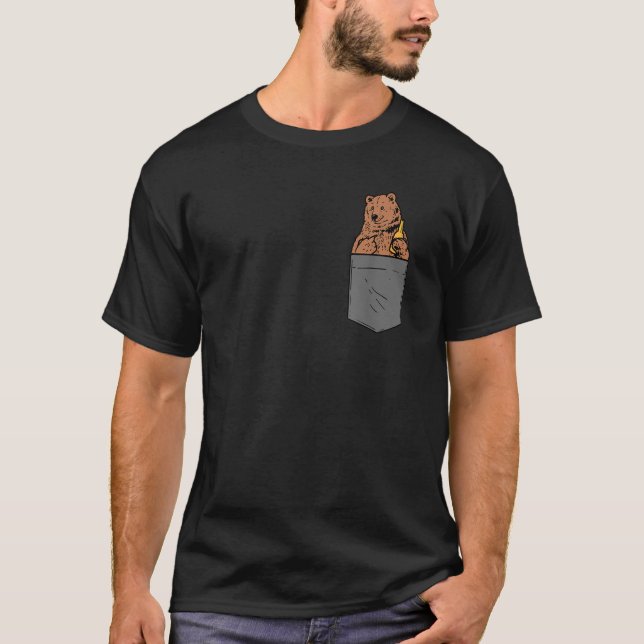 Funny Beer Drinking Bear Pocket Grizzly Party Gift T Shirt (Framsida)