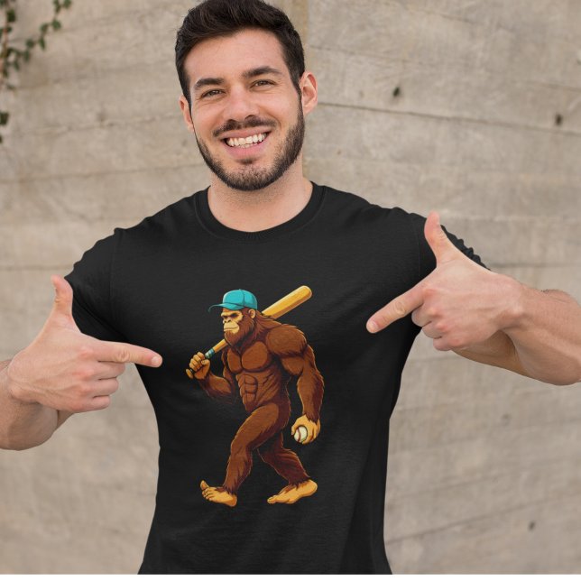 Funny Bigfoot Baseball Player T Shirt (Skapare uppladdad)