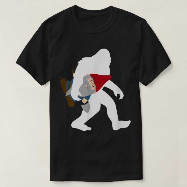 Funny Bigfoot Carrying Gnome Design T Shirt (Design framsida)