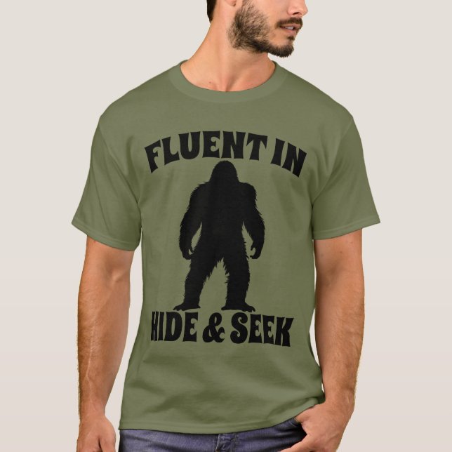 Funny Bigfoot - Fluent in Göm and Seek T Shirt (Framsida)