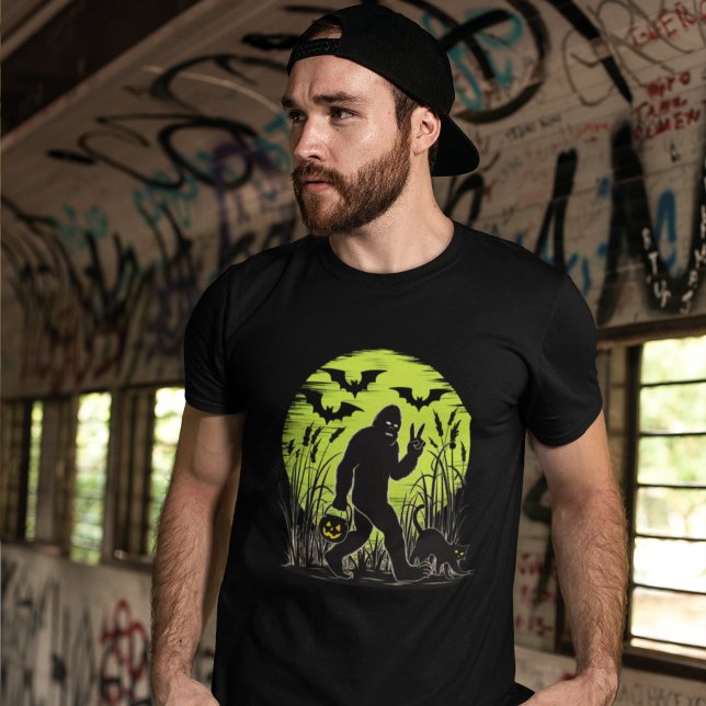 Funny Bigfoot Halloween T Shirt (Skapare uppladdad)