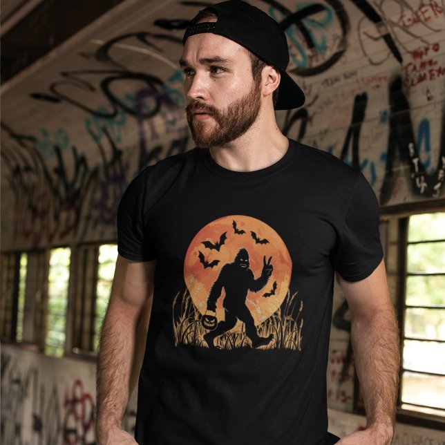 Funny Bigfoot Halloween T Shirt (Skapare uppladdad)