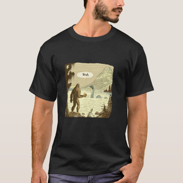 Funny Bigfoot och Nessie Bruh Moment Beer T Shirt (Framsida)