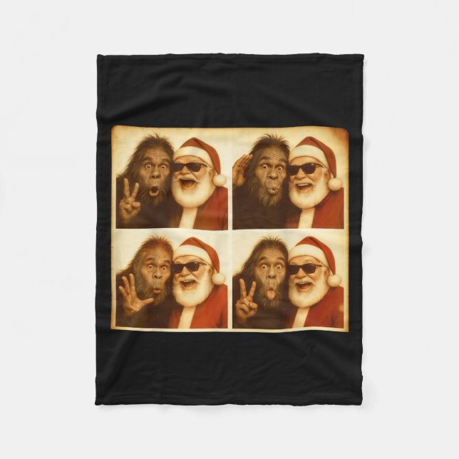 Funny Bigfoot Photobooth With Santa Christmas Xmas Fleecefilt (Framsidan)