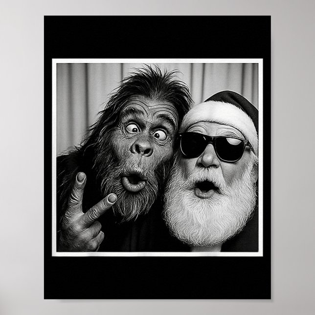 Funny Bigfoot Photobooth With Santa Christmas Xmas Poster (Framsidan)