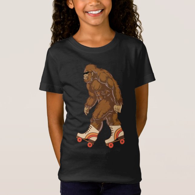 Funny Bigfoot Roller Skating T Shirt (Framsida)